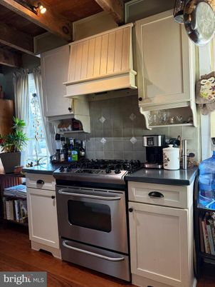Interior, Kitchen, Stainless Steel Appliances, Wooden Beams, Wooden Ceilings, Wood Texture Flooring
