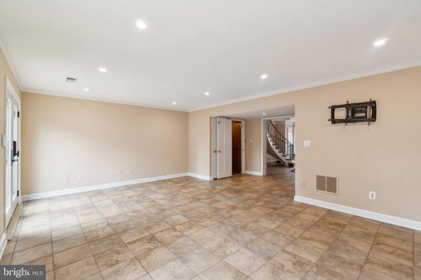 Empty room, Interior, Recessed Lighting