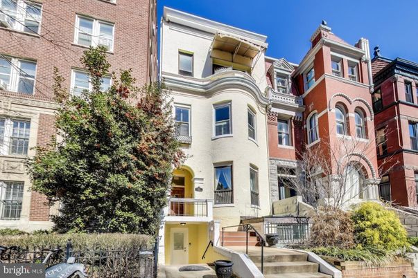 Exterior, Facade, Brick Facade, Rowhouse