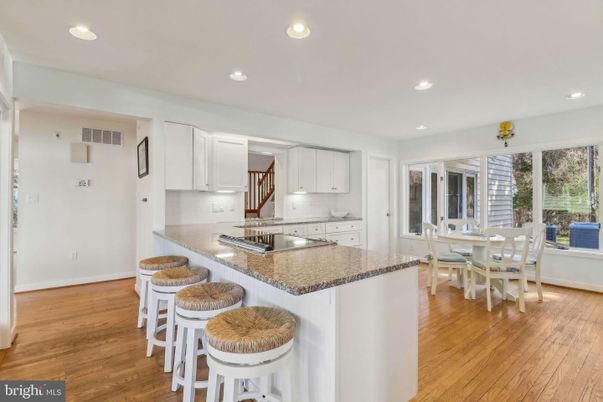 Dining room, Interior, Kitchen, Recessed Lighting, Wood Texture Flooring