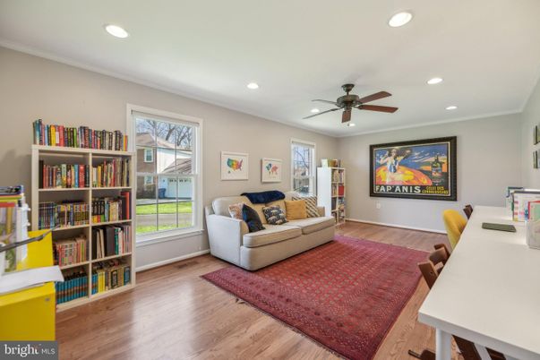 Home Office, Interior, Living room, Recessed Lighting, Wood Texture Flooring