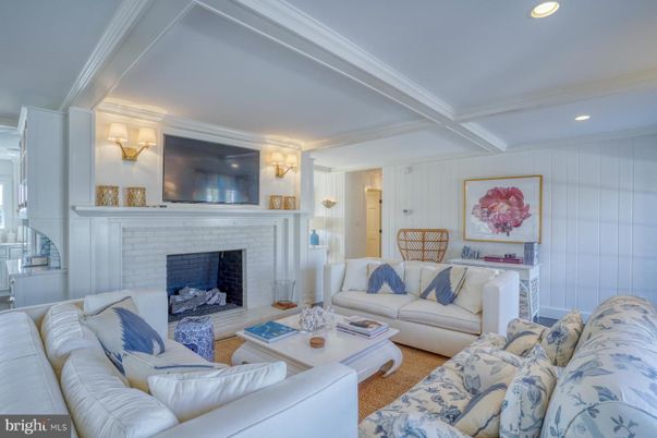 Fireplace, Interior, Living room, Recessed Lighting