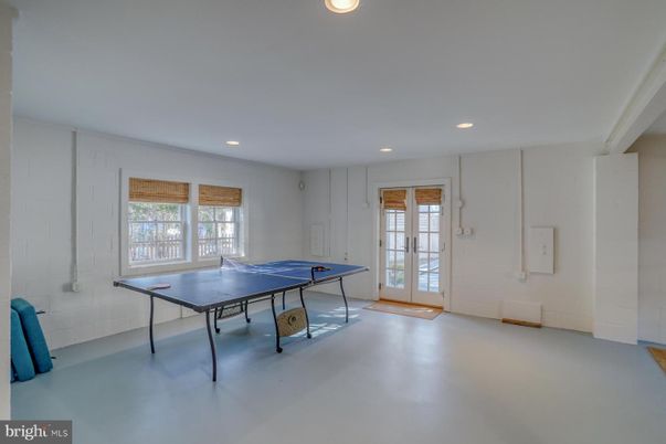 Game Room, Interior, Recessed Lighting