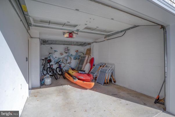 Garage, Interior