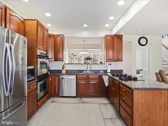Interior, Kitchen, Pendant Lights, Recessed Lighting, Stainless Steel Appliances