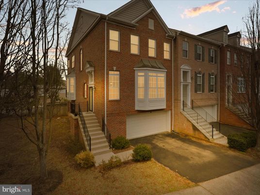 Exterior, Facade, Brick Facade, Rowhouse