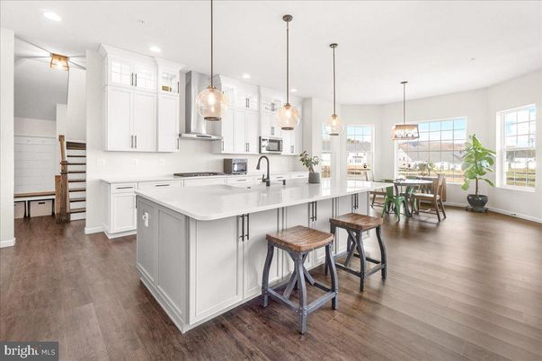 Dining room, Interior, Kitchen, Pendant Lights, Recessed Lighting, Wood Texture Flooring