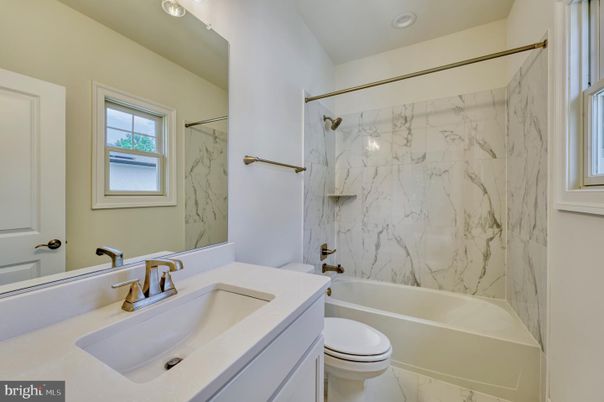 Bathroom, Interior, Marble, Marble Walls, Recessed Lighting