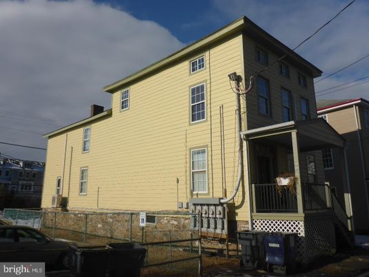 Exterior, Facade, None