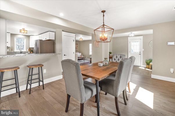Dining room, Interior, Kitchen, Pendant Lights, Recessed Lighting, Wood Texture Flooring