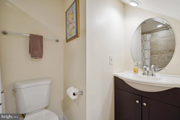 Bathroom, Interior, Recessed Lighting