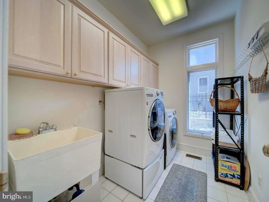 Interior, Washer