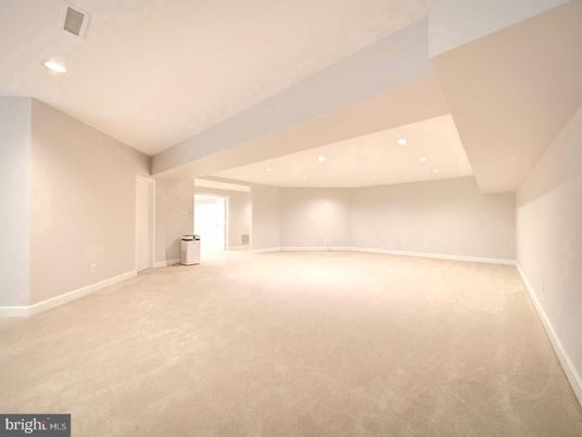 Empty room, Interior, Recessed Lighting