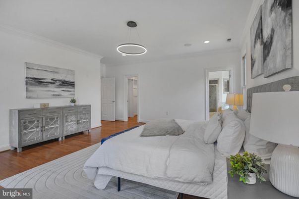 Bedroom, Interior, Pendant Lights, Recessed Lighting, Wood Texture Flooring