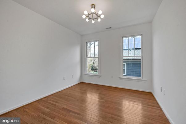 Empty room, Interior, Pendant Lights, Wood Texture Flooring