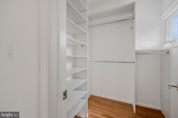 Interior, Walk-in Closets, Wood Texture Flooring