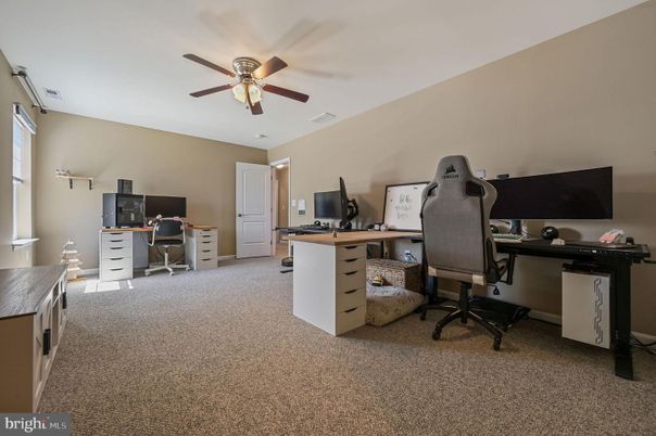 Home Office, Interior