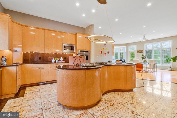 Dining room, Interior, Kitchen, Pendant Lights, Recessed Lighting, Stainless Steel Appliances