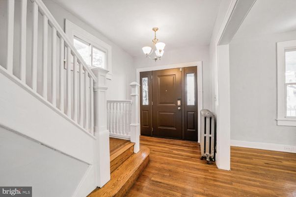 Chandelier, Interior, Wood Texture Flooring
