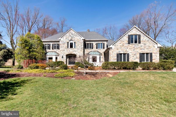 Backyard, Exterior, Facade, Brick Facade, Brick Traditional