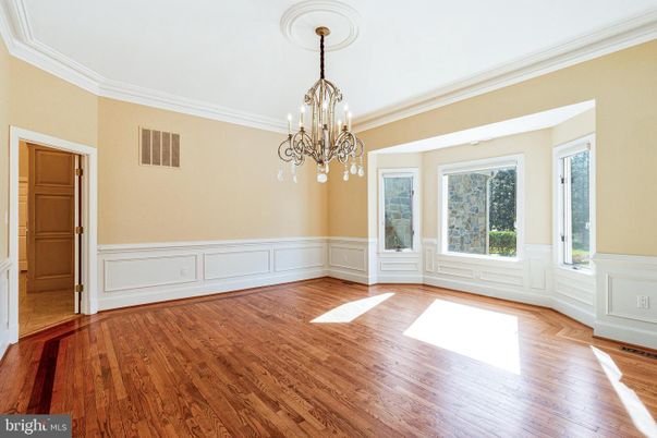 Chandelier, Empty room, Interior, Wood Texture Flooring