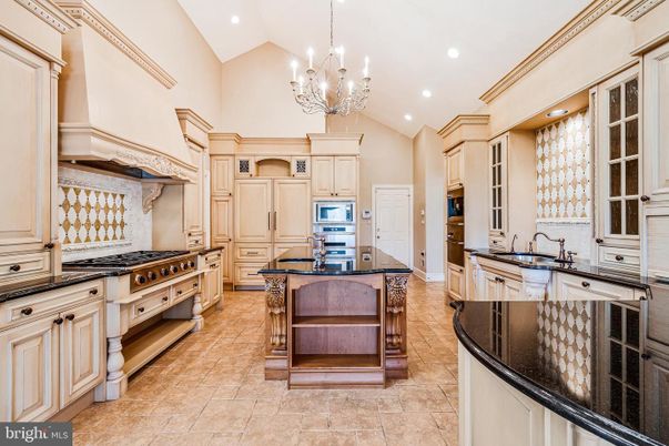 Chandelier, Interior, Kitchen, Recessed Lighting, Stainless Steel Appliances