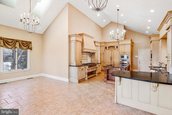 Chandelier, Interior, Kitchen, Recessed Lighting, Stainless Steel Appliances