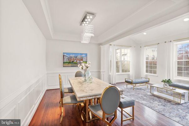 Chandelier, Dining room, Interior, Living room, Recessed Lighting, Wood Texture Flooring