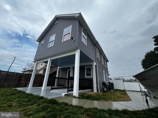 Exterior, Facade, Queen Anne Victorian