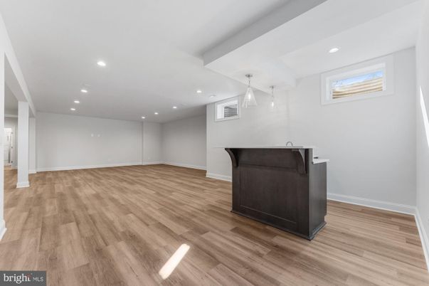 Empty room, Interior, Pendant Lights, Recessed Lighting, Wood Texture Flooring