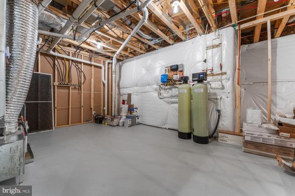 Garage, Interior, Wooden Beams