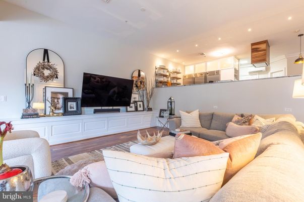 Interior, Kitchen, Living room, Pendant Lights, Recessed Lighting, Wood Texture Flooring
