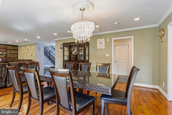Chandelier, Dining room, Interior, Recessed Lighting, Wood Texture Flooring
