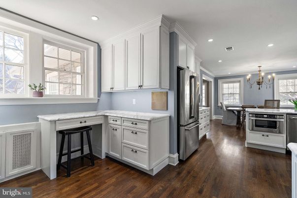 Chandelier, Dining room, Interior, Kitchen, Recessed Lighting, Stainless Steel Appliances, Wood Texture Flooring