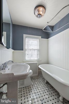 Bathroom, Free Standing Baths, Interior