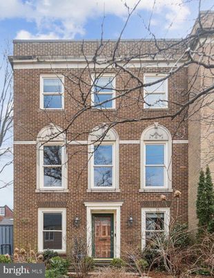 Exterior, Facade, Brick Facade, Rowhouse