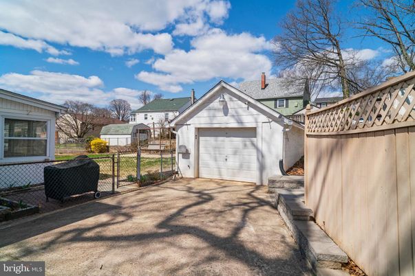 Detached Garage, Exterior