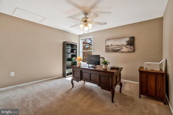 Home Office, Interior