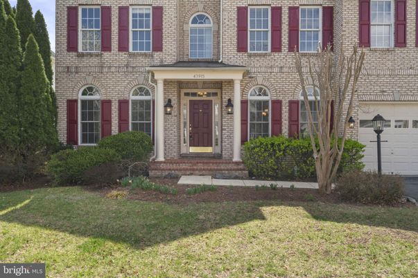 Exterior, Facade, Brick Facade, Georgian