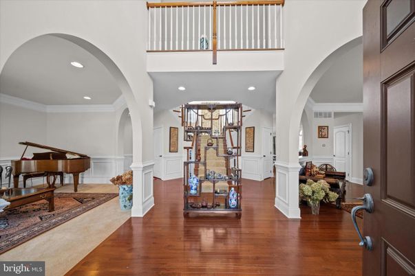 Interior, Piano, Recessed Lighting, Wood Texture Flooring