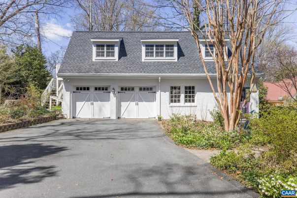 Attached, Exterior, Facade, Cape Cod