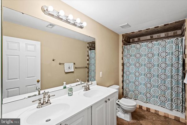 Bathroom, Dual Sink Vanities, Interior