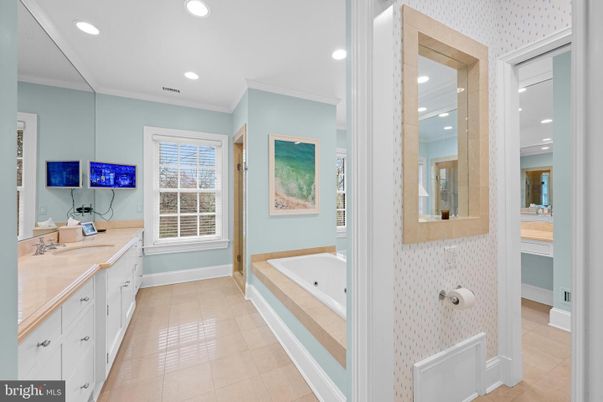 Bathroom, Interior, Recessed Lighting