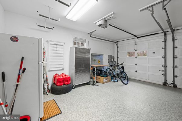 Garage, Interior