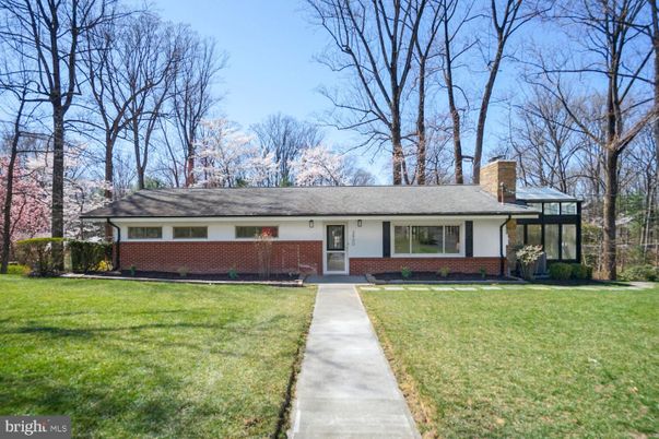 Backyard, Exterior, Facade, Brick Facade, Ranch