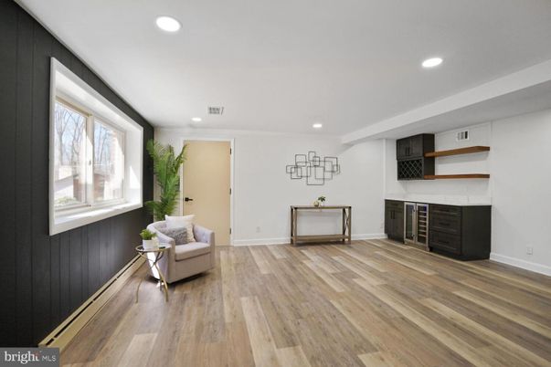 Interior, Recessed Lighting, Wood Texture Flooring