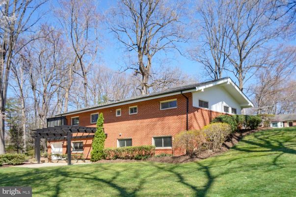Backyard, Exterior, Facade, Brick Facade, Split Level