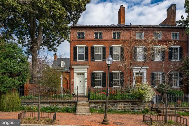 Exterior, Facade, Brick Facade, Georgian