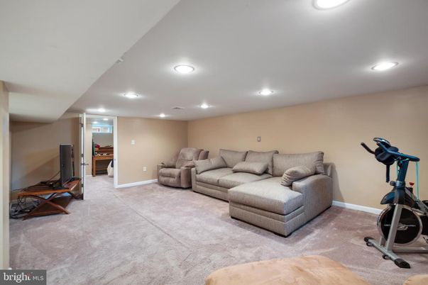 Fitness Equipment, Interior, Living room, Recessed Lighting