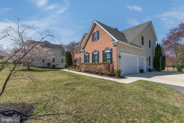 Attached, Exterior, Facade, Brick Facade, Farmhouse